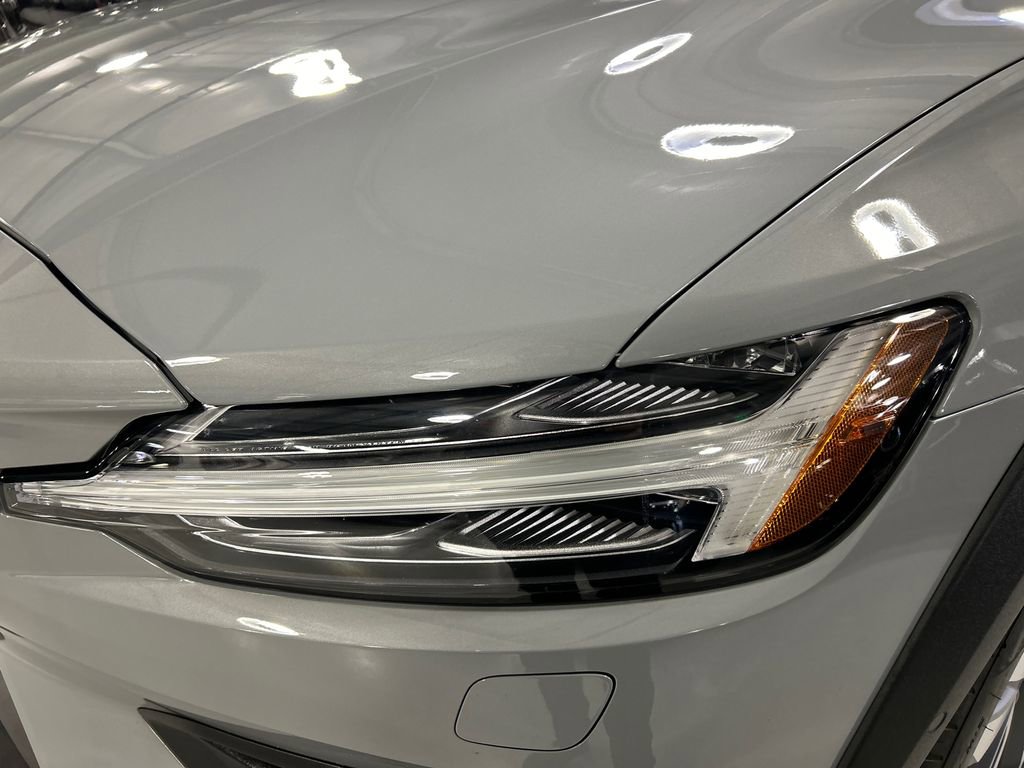 Certified 2024 Volvo V60 B5 Cross Country Plus w/ Protection Package Premier image 7