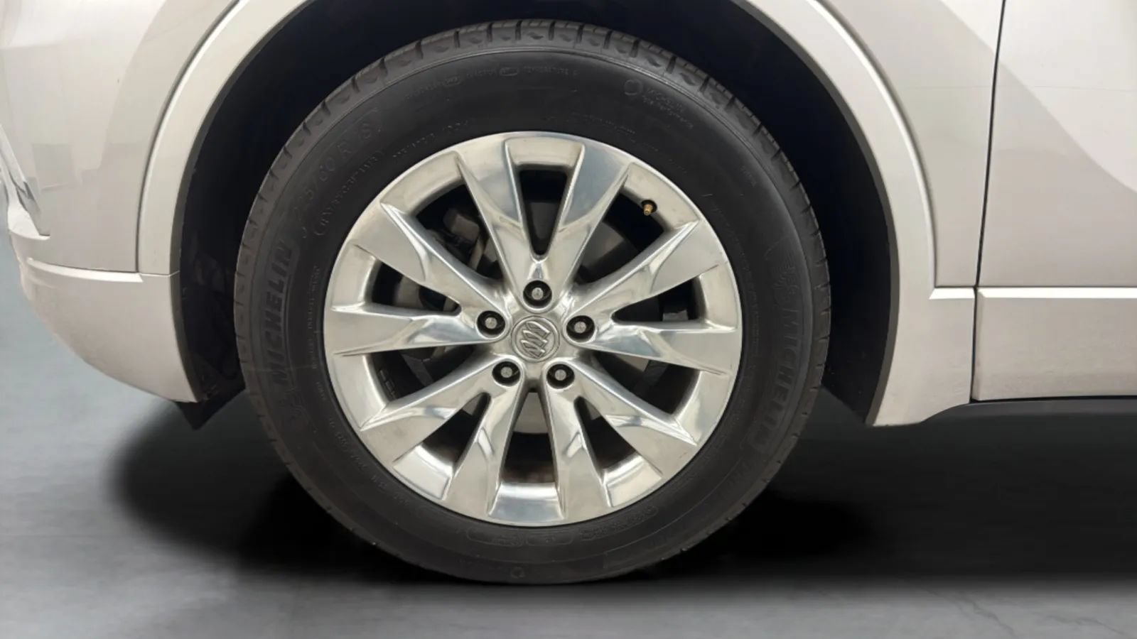 Used 2018 Buick Envision Essence AWD/4WD image 26