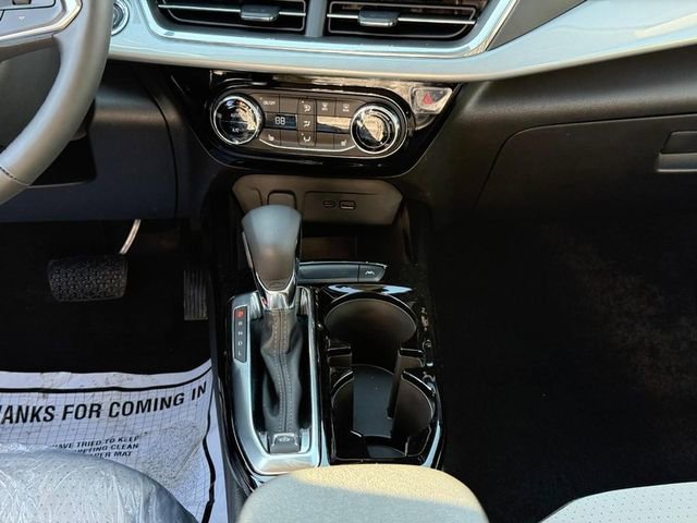 Used 2025 Chevrolet Trax LT w/ Driver Confidence Package image 16