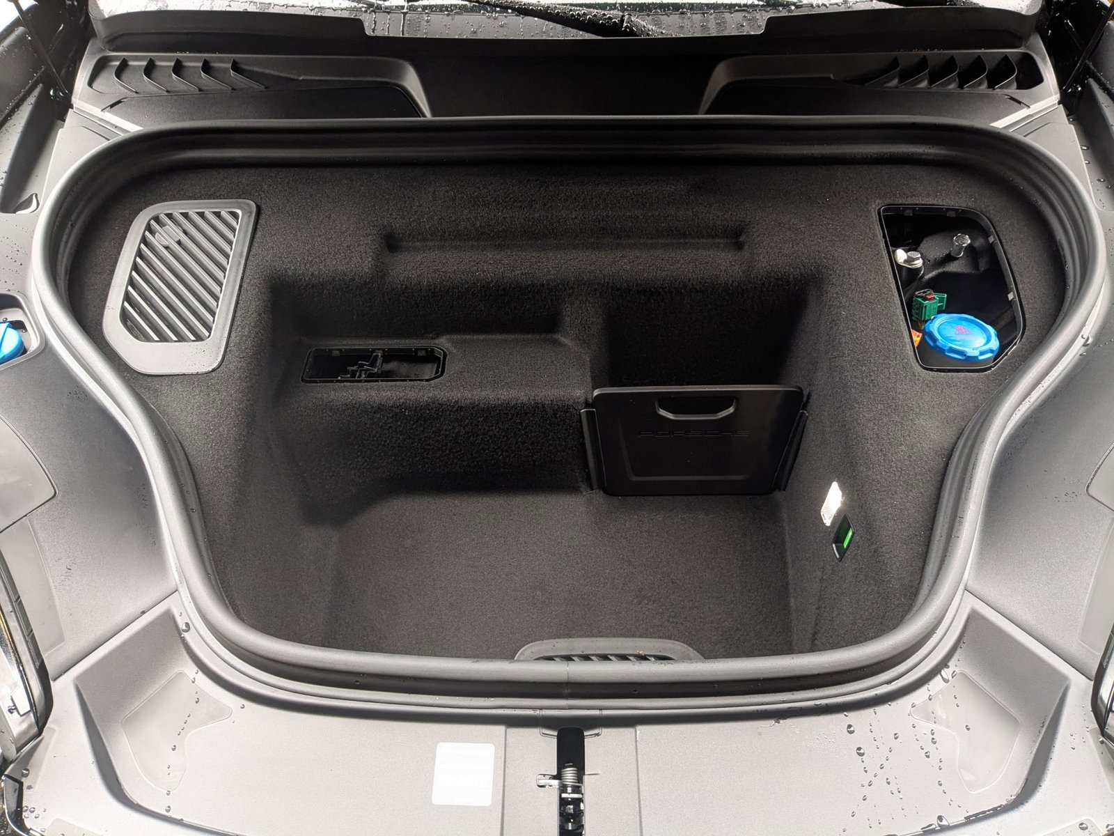 New 2026 Porsche Macan 4 Electric image 28