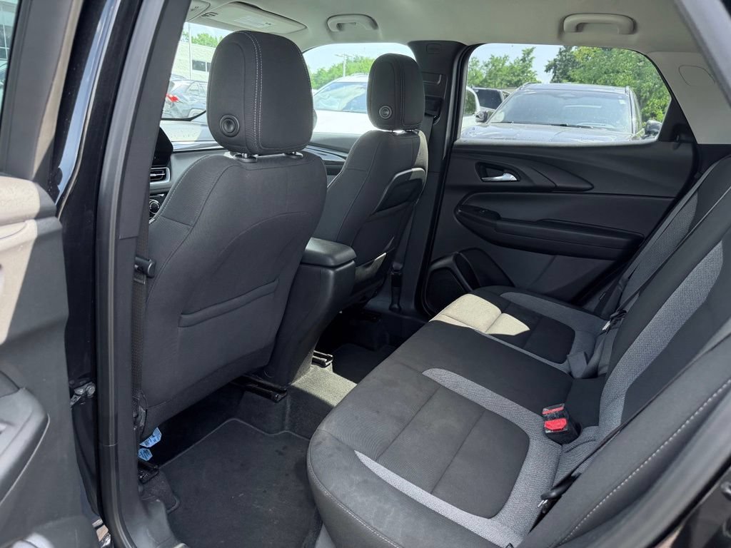 Used 2025 Chevrolet TrailBlazer LT AWD/4WD image 19