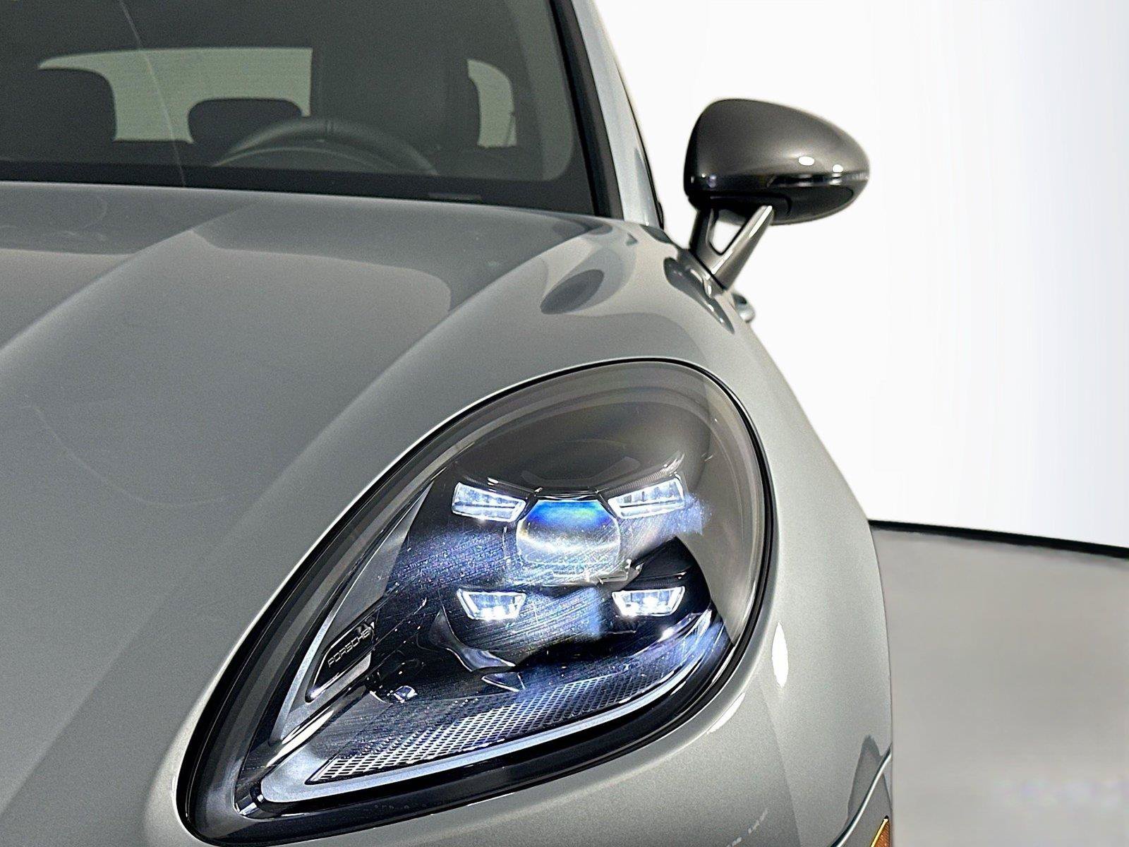 Used 2026 Porsche Macan Turbo AWD/4WD image 15