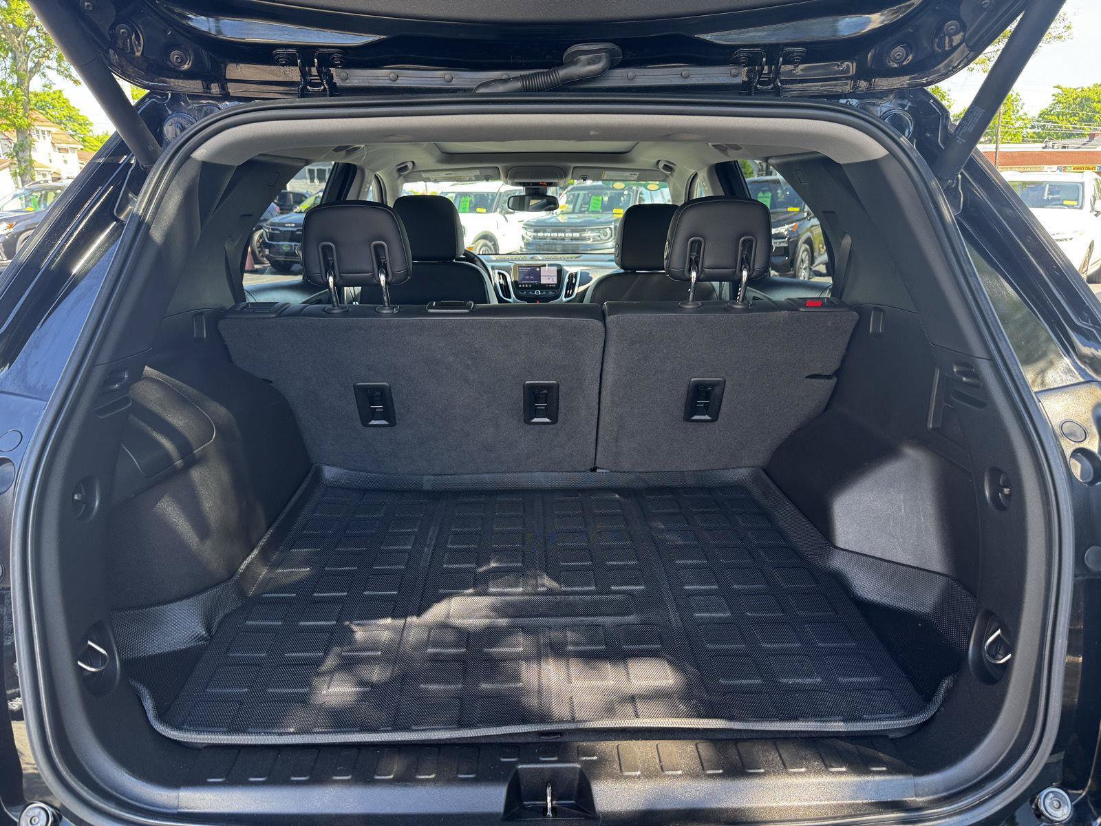 Used 2020 Chevrolet Equinox Premier AWD/4WD image 10