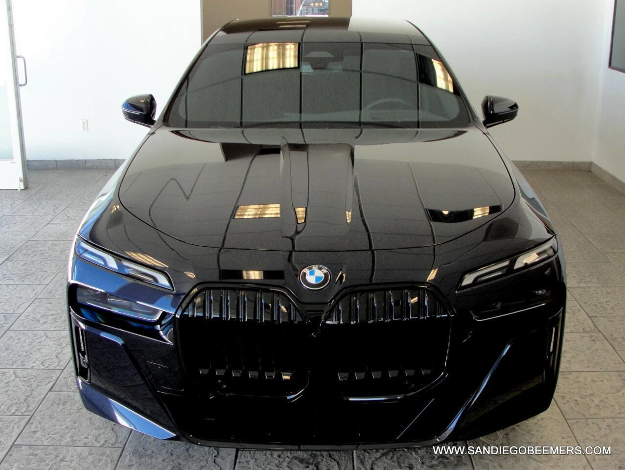 Used 2023 BMW 740i 740i M SPORT PRO+HUD+SWAROVSKI w/ Parking Assistance Package image 7