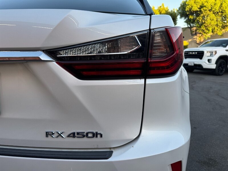 Used 2018 Lexus RX 450h AWD w/ Premium Package image 16