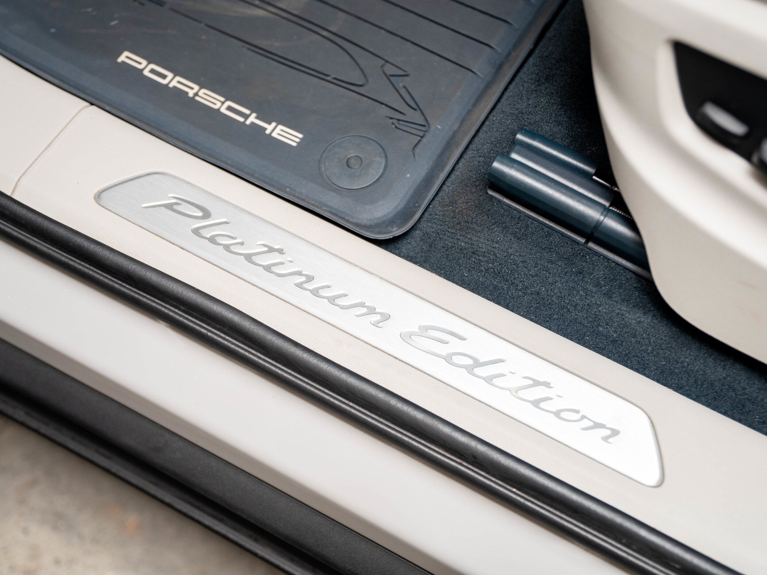 Certified 2023 Porsche Cayenne S Platinum AWD/4WD image 29