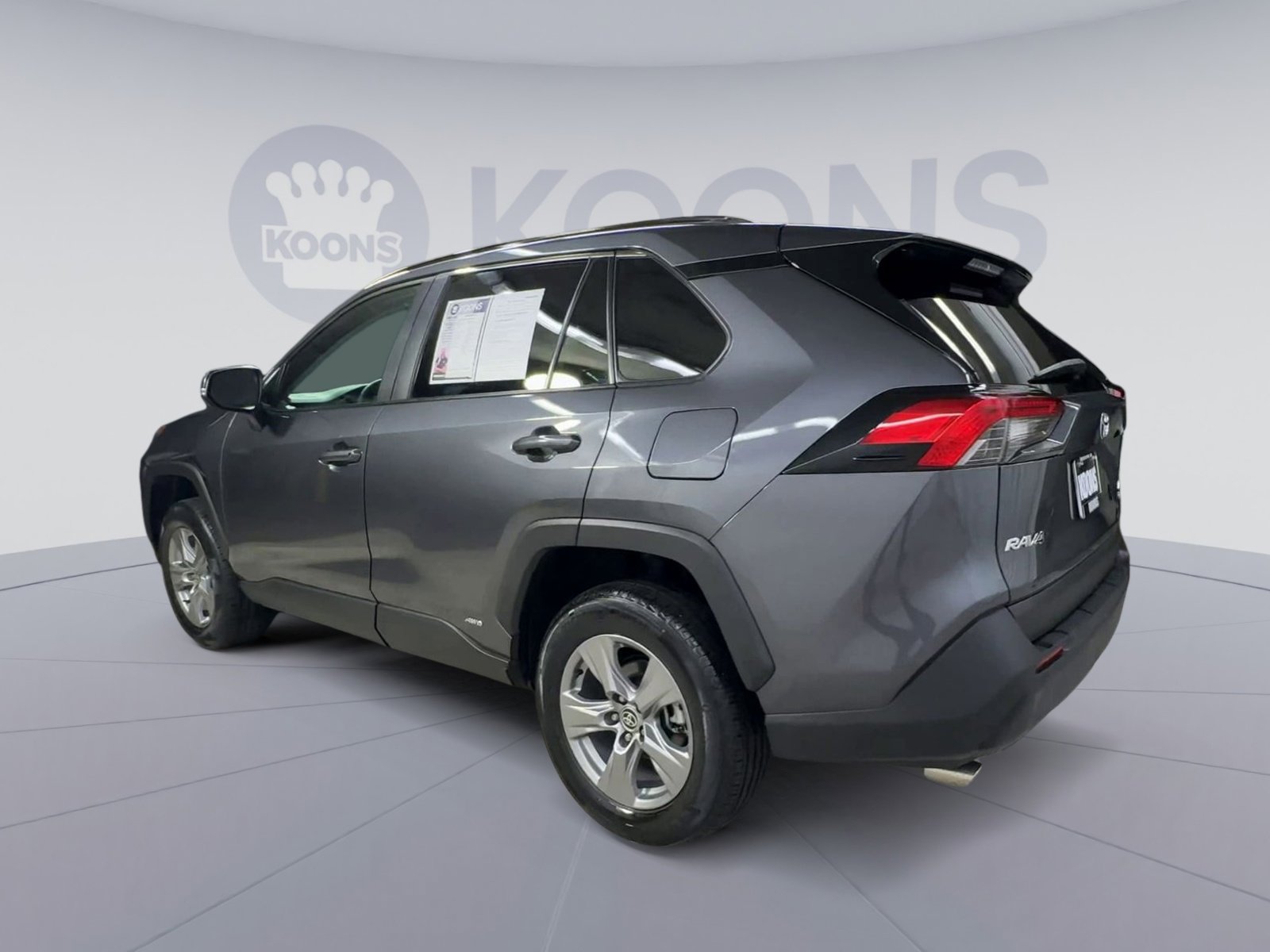 Used 2025 Toyota RAV4 LE AWD/4WD image 8