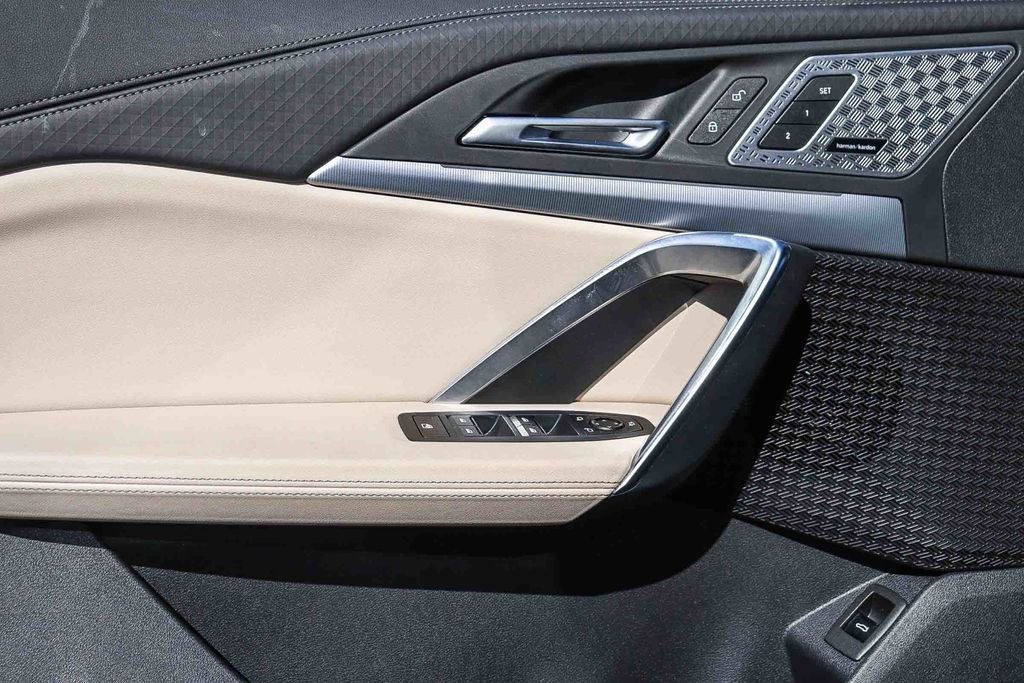 Used 2025 BMW X2 xDrive28i w/ M Sport Package image 20