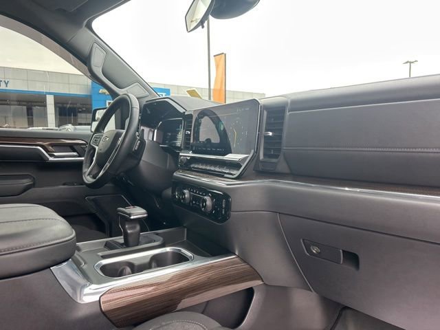 Used 2024 Chevrolet Silverado 1500 LT Trail Boss image 33
