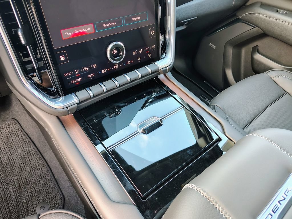 New 2026 GMC Yukon XL Denali w/ Denali Reserve Package AWD/4WD image 33