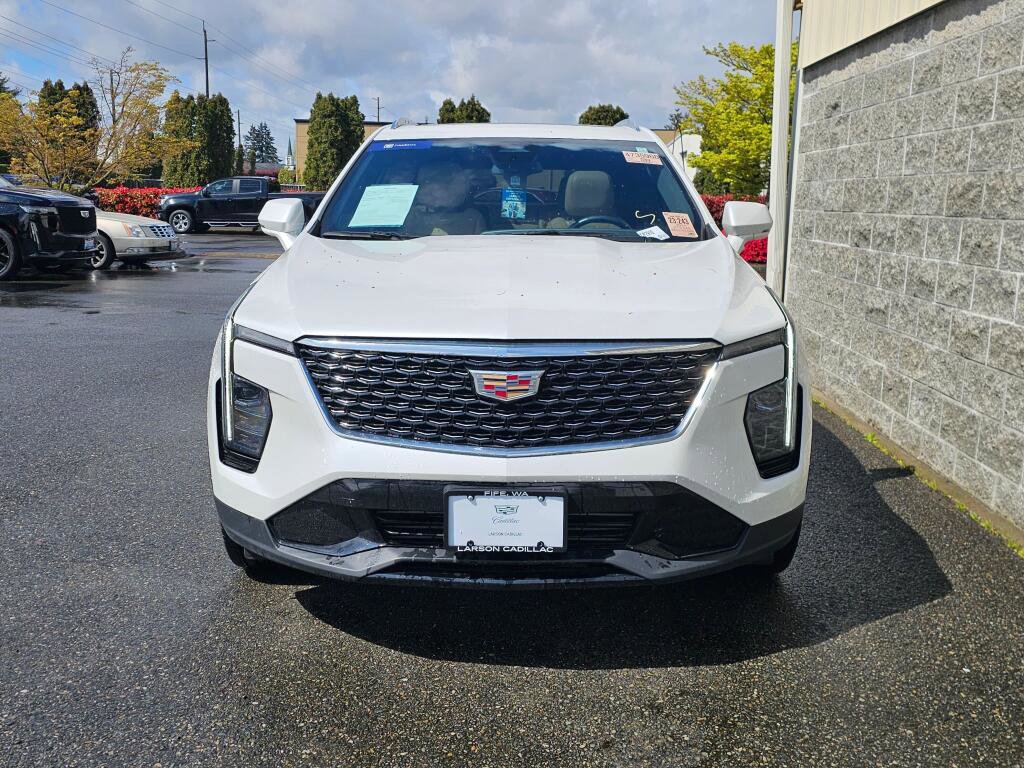 Used 2024 Cadillac XT4 Premium Luxury image 11