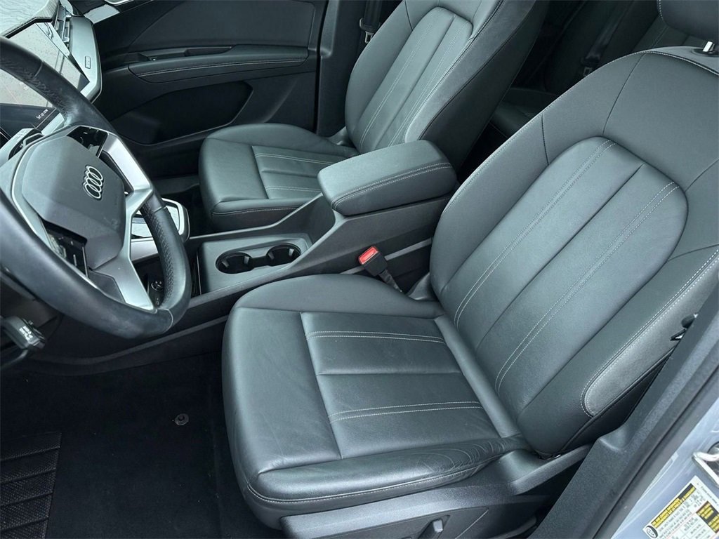 Used 2024 Audi Q4 e-tron Premium image 5
