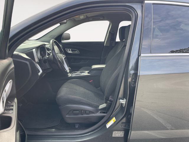 Used 2017 Chevrolet Equinox LT w/ Convenience Package FWD image 9