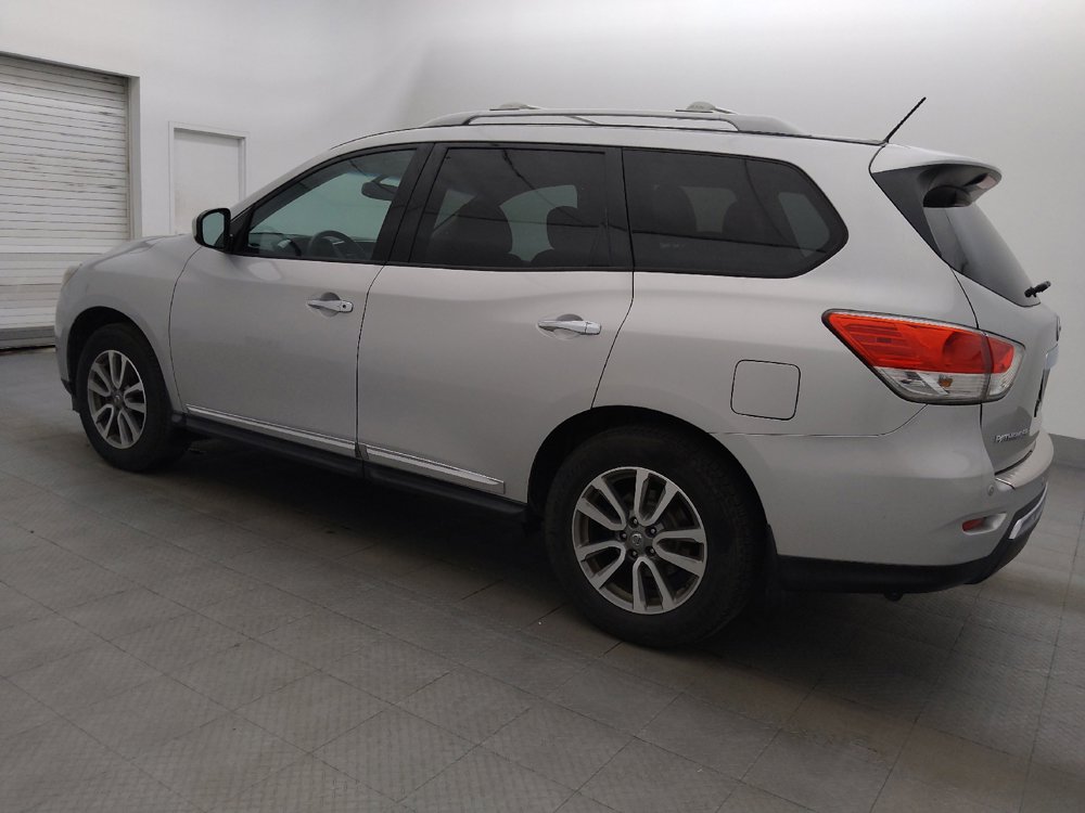 Used 2016 Nissan Pathfinder SL w/ Cargo Package AWD/4WD image 3
