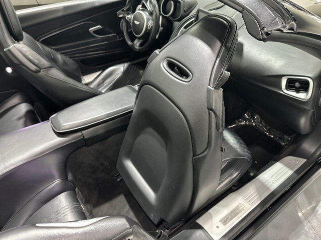 Used 2019 Aston Martin DB11 Volante RWD image 54