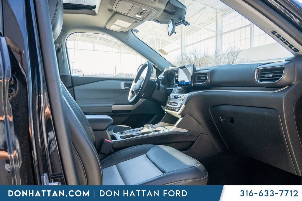 Used 2023 Ford Explorer XLT w/ Equipment Group 202A AWD/4WD image 26
