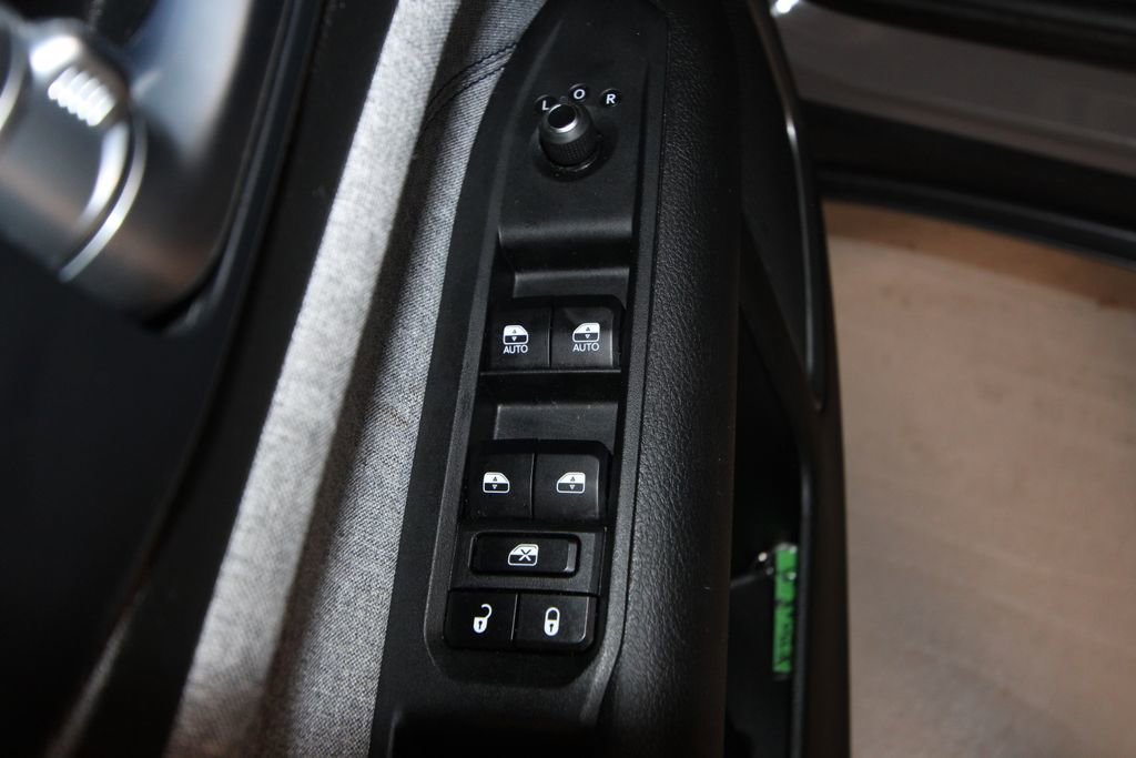Used 2023 Jeep Compass Sport AWD/4WD image 6