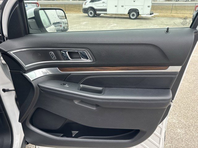 Used 2018 Ford Explorer Limited image 35