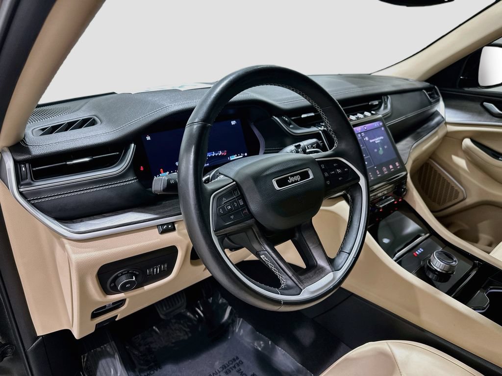 Used 2022 Jeep Grand Cherokee L Limited RWD image 9