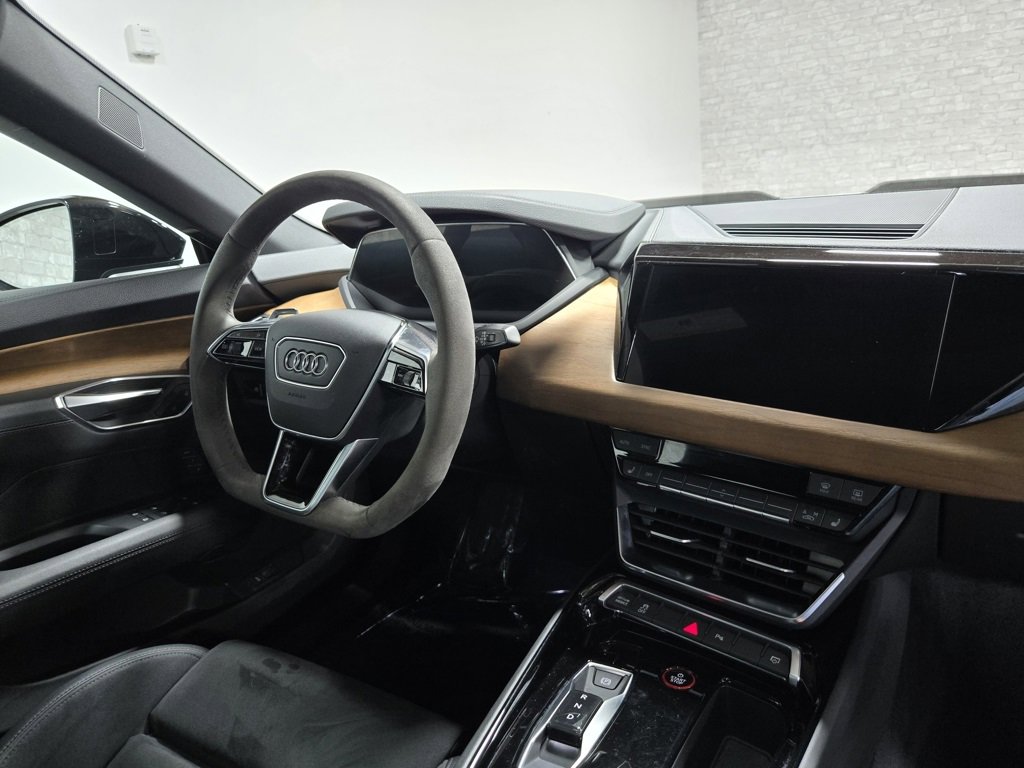 Used 2022 Audi e-tron GT Premium Plus image 54