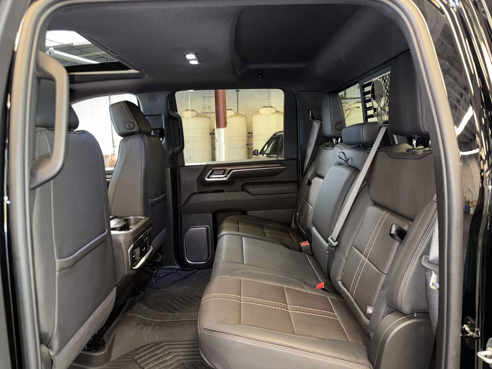Used 2025 Chevrolet Silverado 2500 High Country w/ High Country Premium Package AWD/4WD image 21