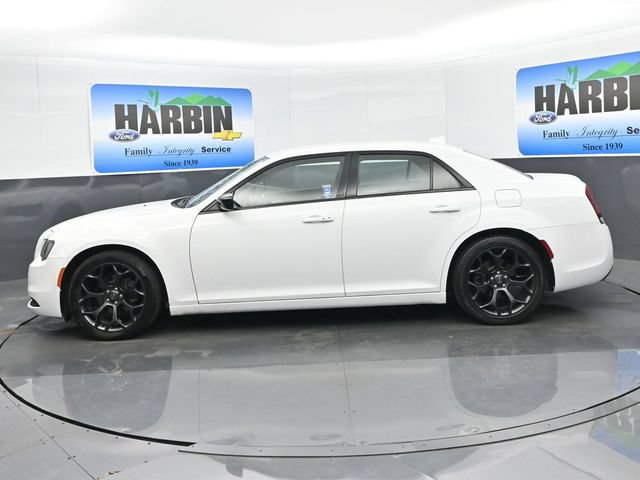 Used 2019 Chrysler 300 Touring w/ Sport Appearance Package RWD image 2