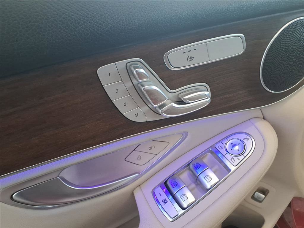 Used 2022 Mercedes-Benz GLC 300 4MATIC image 12