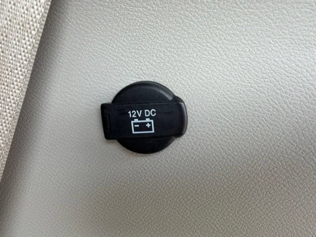 Used 2017 Chrysler Pacifica Touring-L Plus w/ Advanced Safetytec Group FWD image 11