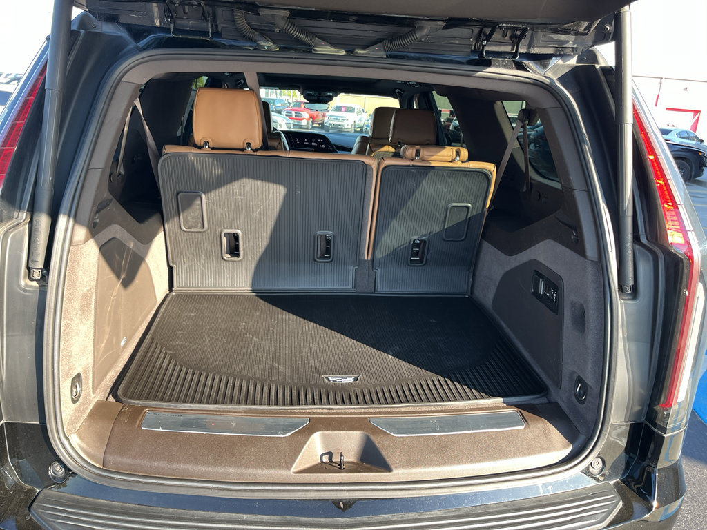Used 2021 Cadillac Escalade ESV Sport w/ Driver Assist Tech Package AWD/4WD image 40