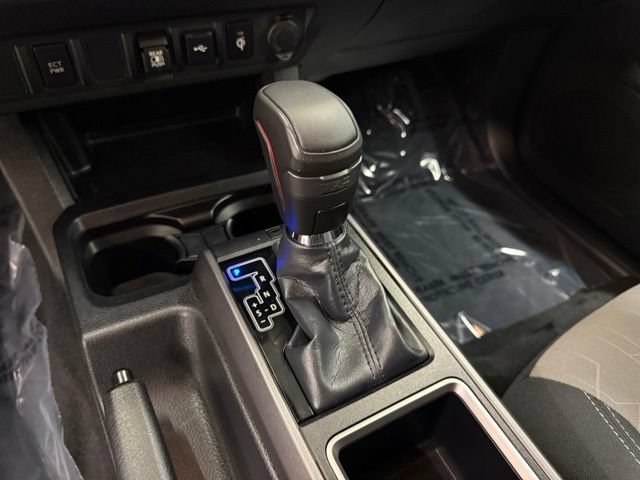 Certified 2023 Toyota Tacoma TRD Off-Road AWD/4WD image 16