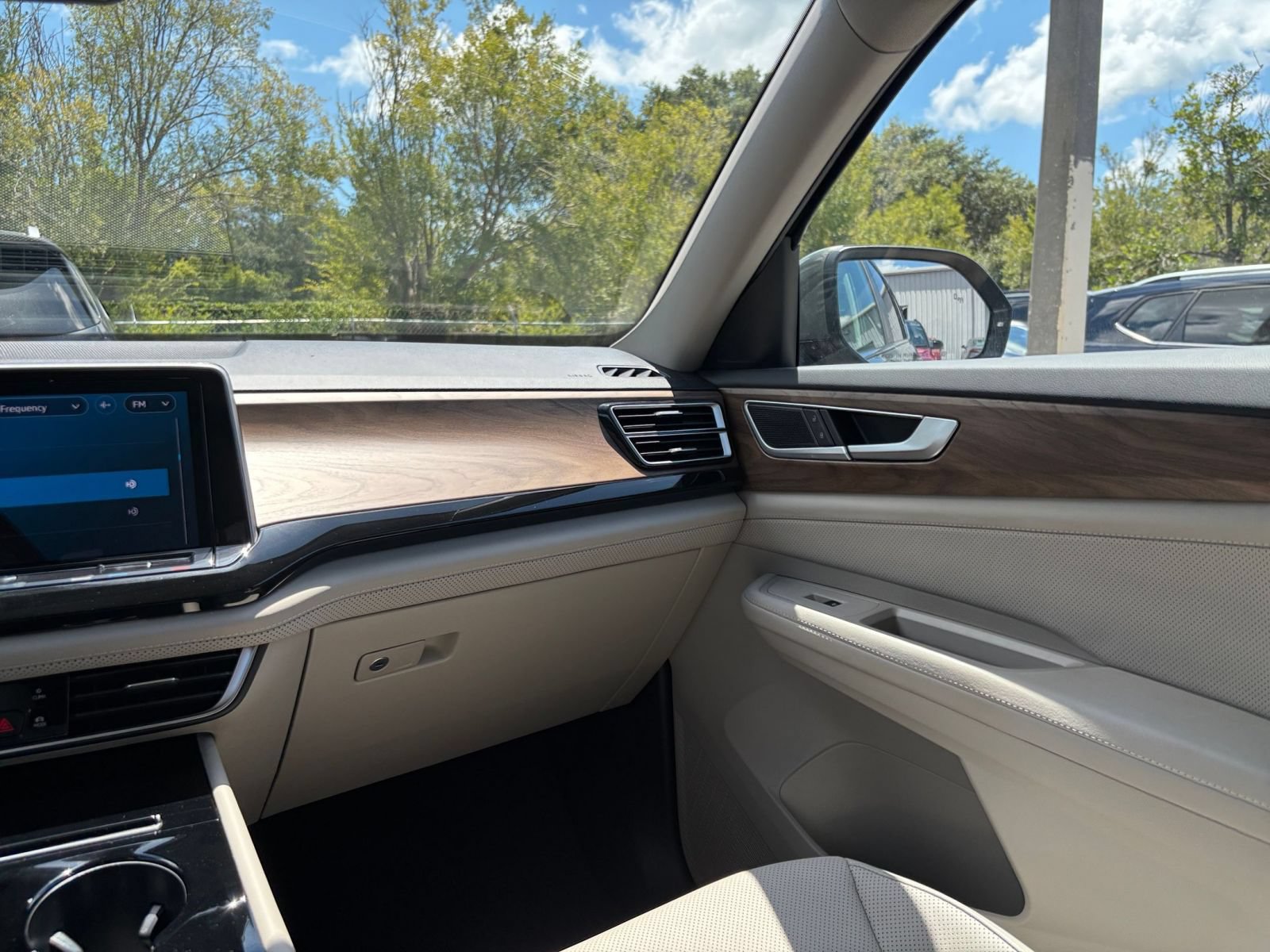 Used 2026 Volkswagen Atlas SE FWD image 37