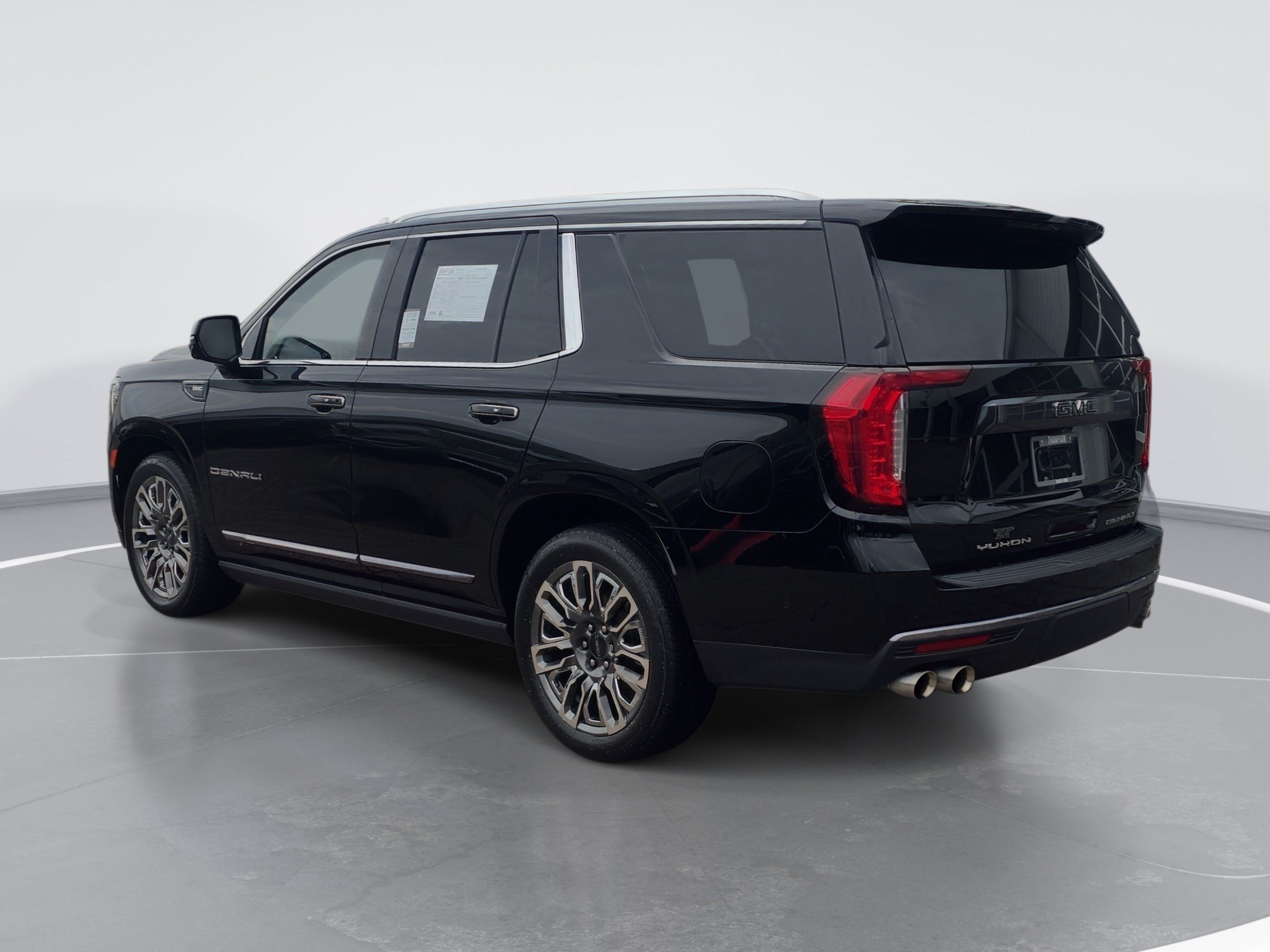 Used 2023 GMC Yukon Denali Ultimate AWD/4WD image 5