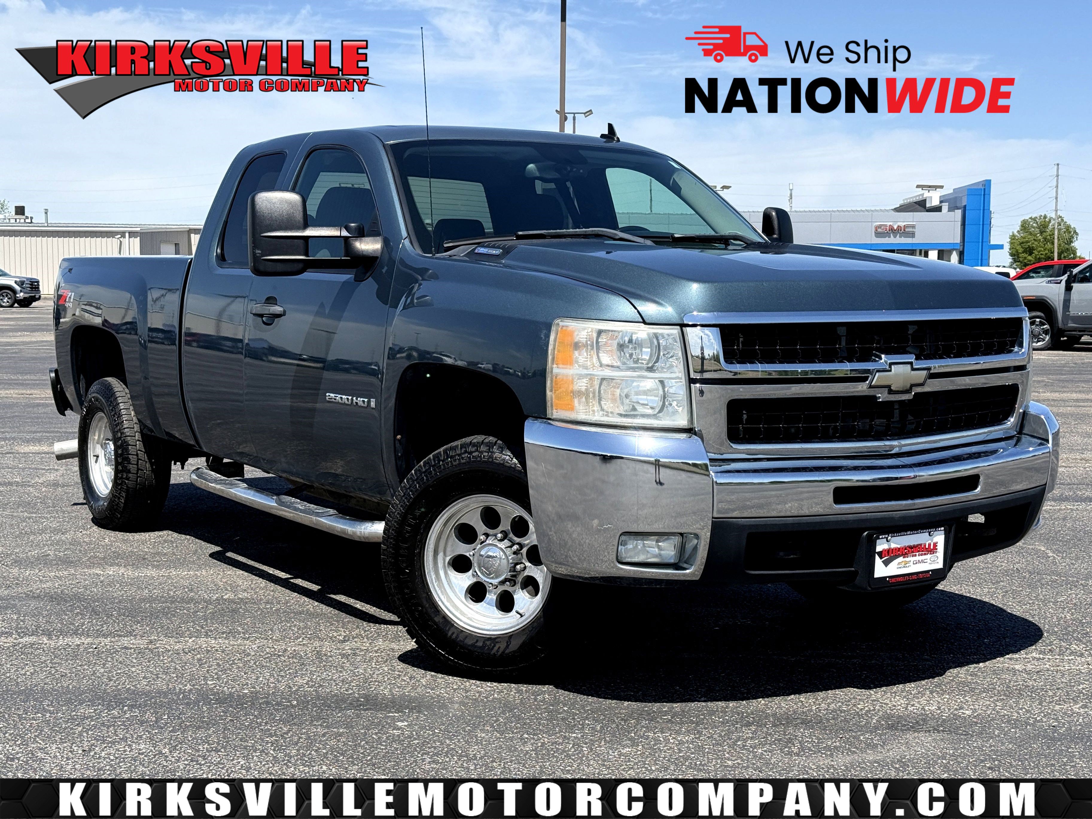 Used 2009 Chevrolet Silverado 2500 LT w/ Exterior Plus Package AWD/4WD image 1