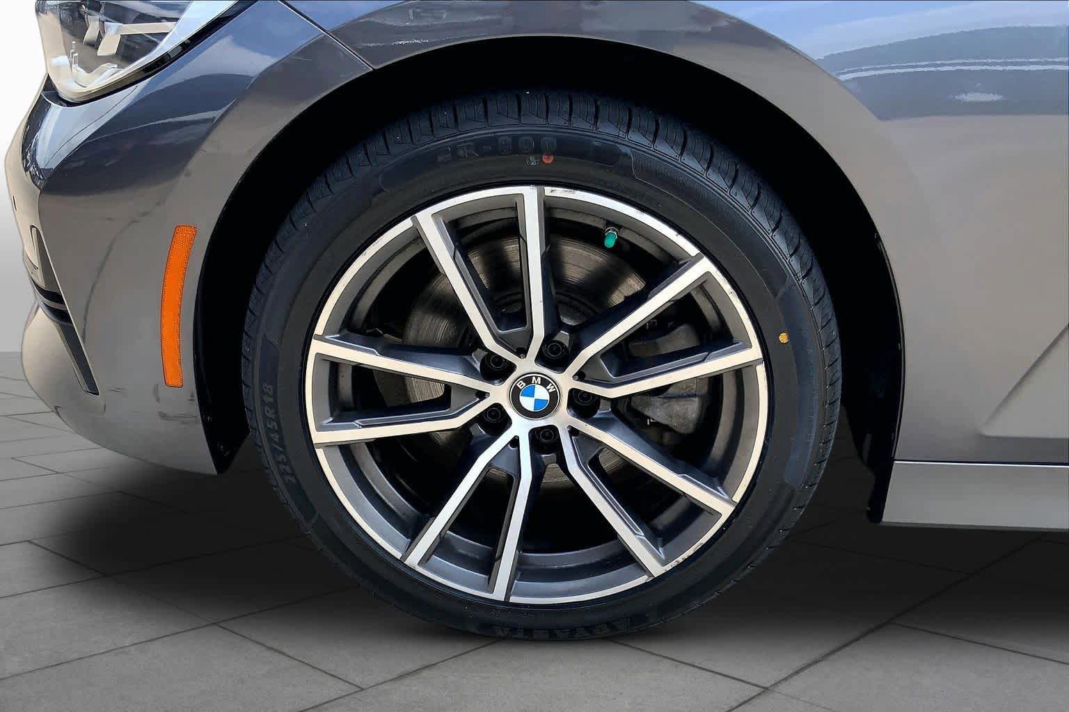 Used 2020 BMW 330i xDrive Sedan w/ Convenience Package AWD/4WD image 11