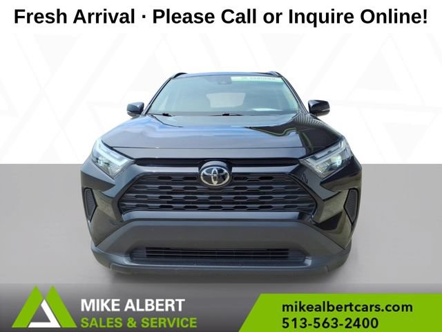 Used 2025 Toyota RAV4 XLE FWD image 2
