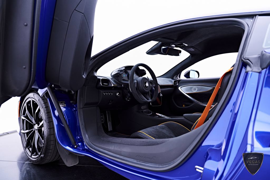 Used 2025 McLaren Artura RWD image 48