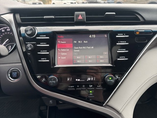 Used 2018 Toyota Camry XLE image 15