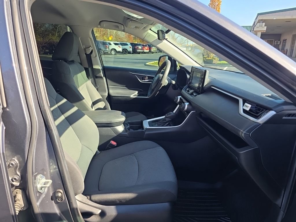 Used 2021 Toyota RAV4 XLE image 42
