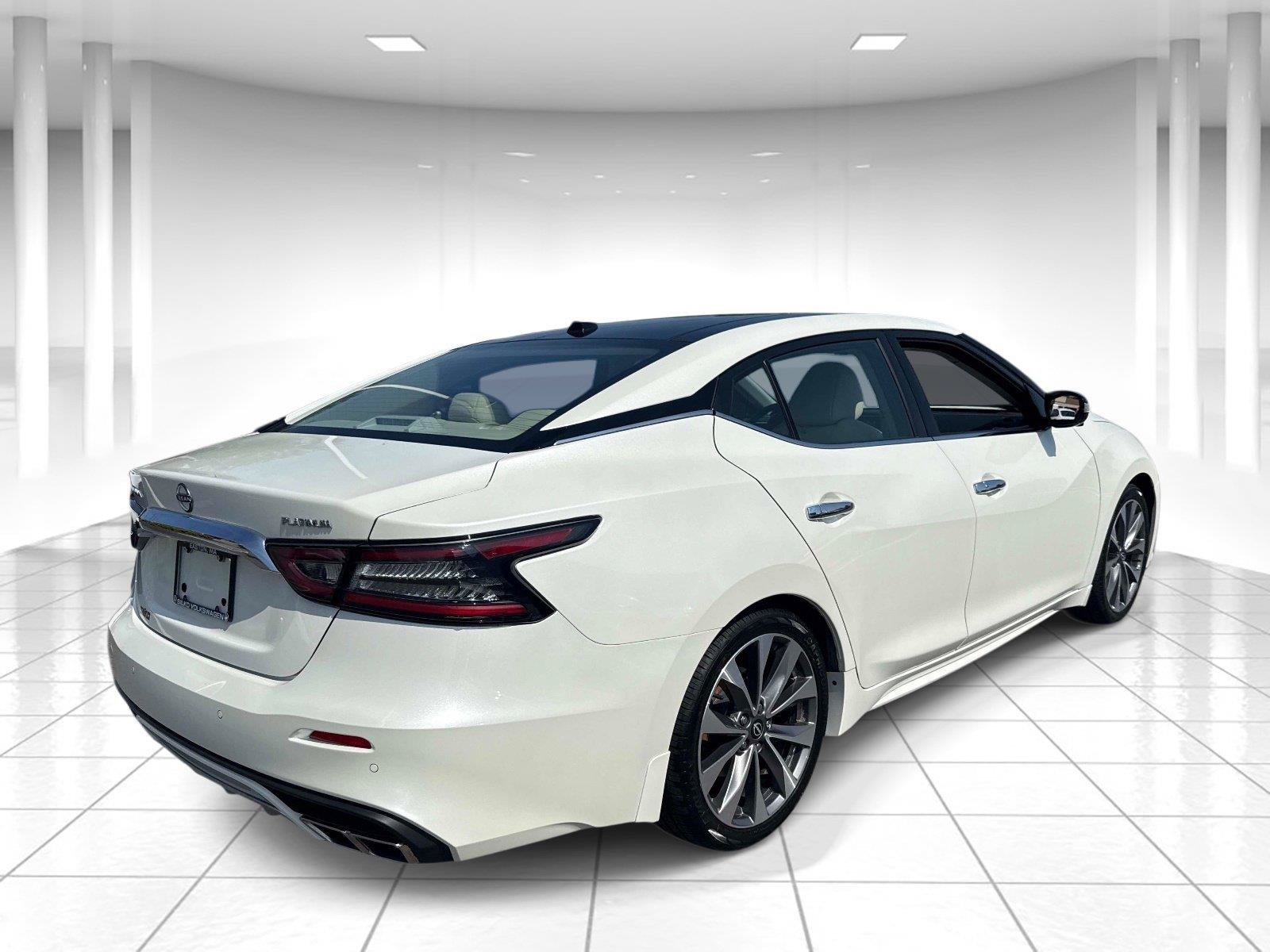 Used 2023 Nissan Maxima Platinum w/ Sport Mat Group FWD image 3