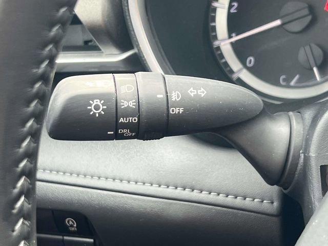 Used 2023 Toyota Highlander XLE AWD/4WD image 25