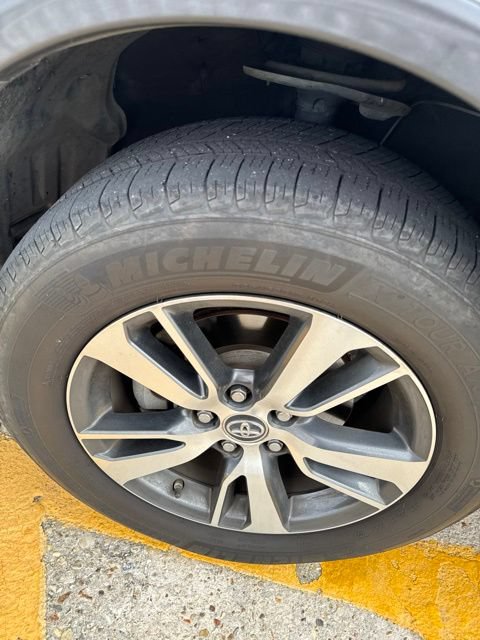 Used 2018 Toyota RAV4 XLE w/ Plus Extra Value Package FWD image 26