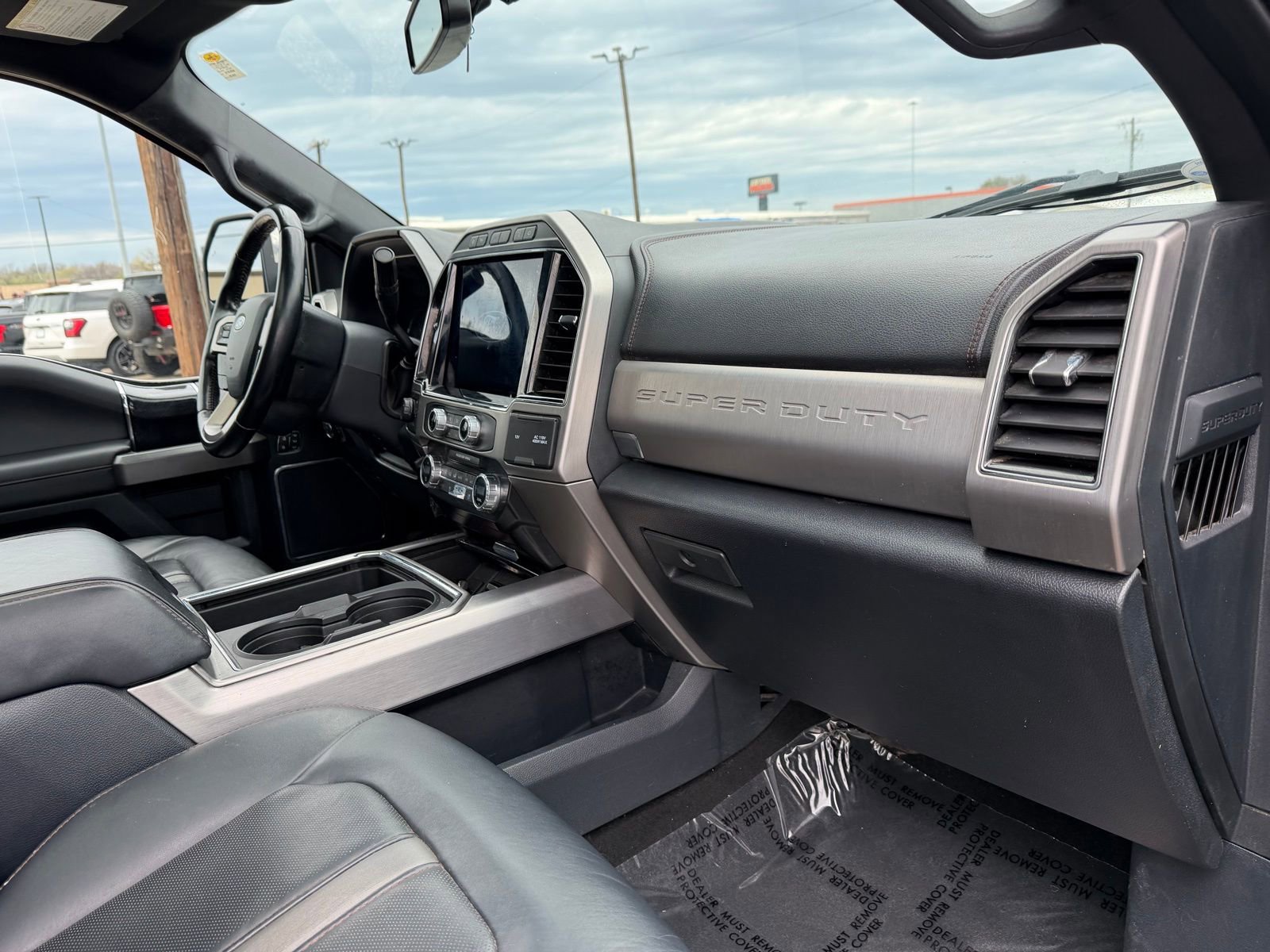 Used 2022 Ford F350 Platinum w/ FX4 Off-Road Package AWD/4WD image 17