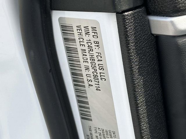 Used 2023 Jeep Grand Cherokee Limited AWD/4WD image 11