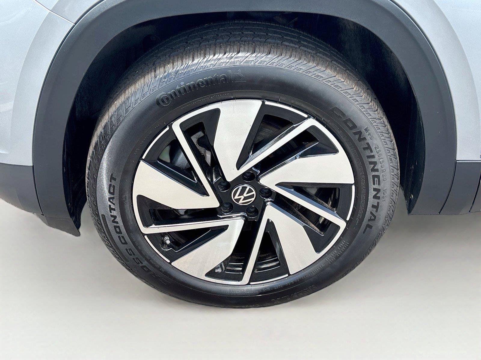 Used 2025 Volkswagen Atlas SE FWD image 31