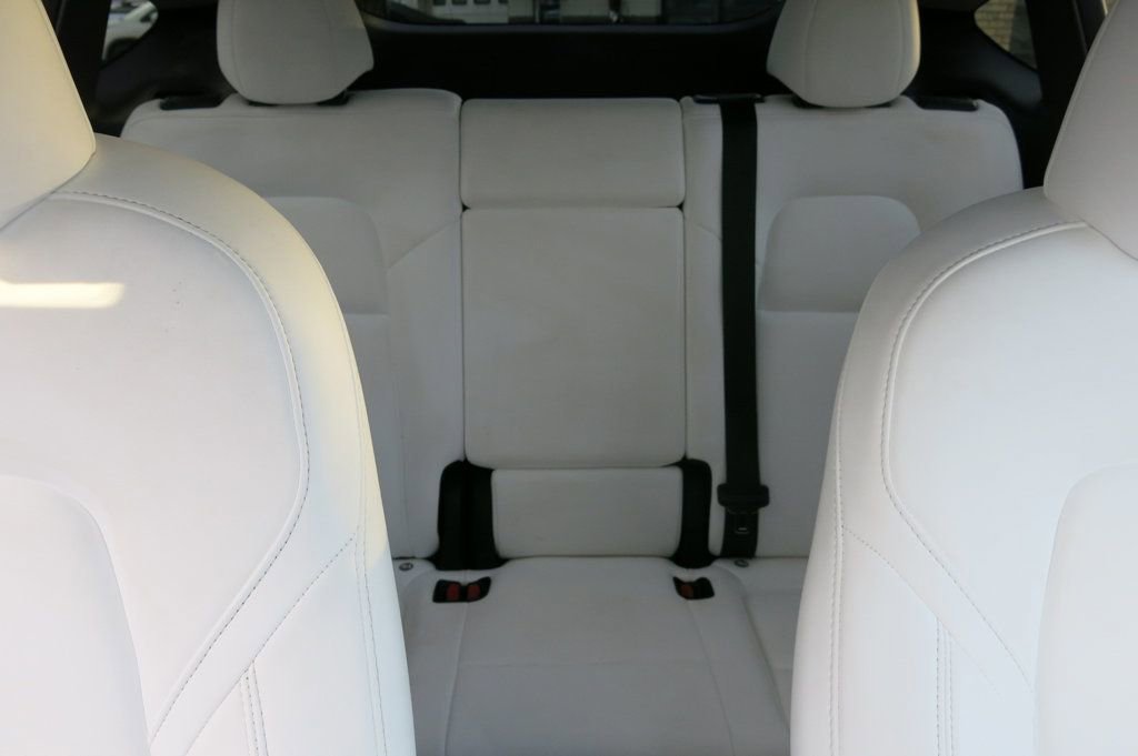 Used 2023 Tesla Model Y Performance image 18