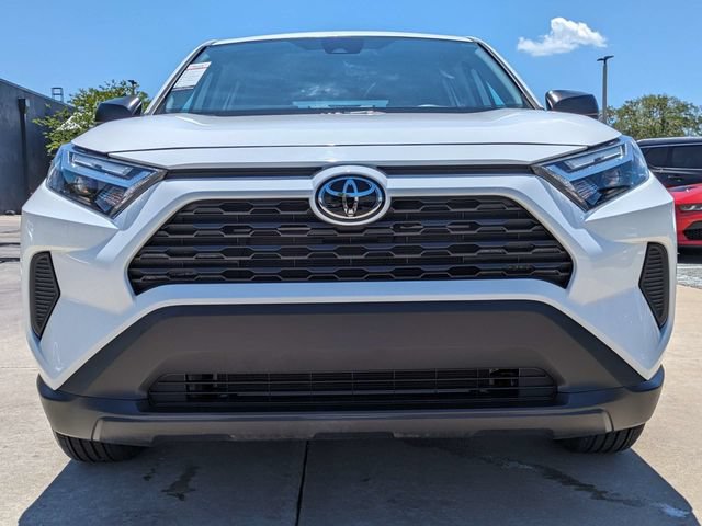 Used 2023 Toyota RAV4 LE FWD image 3