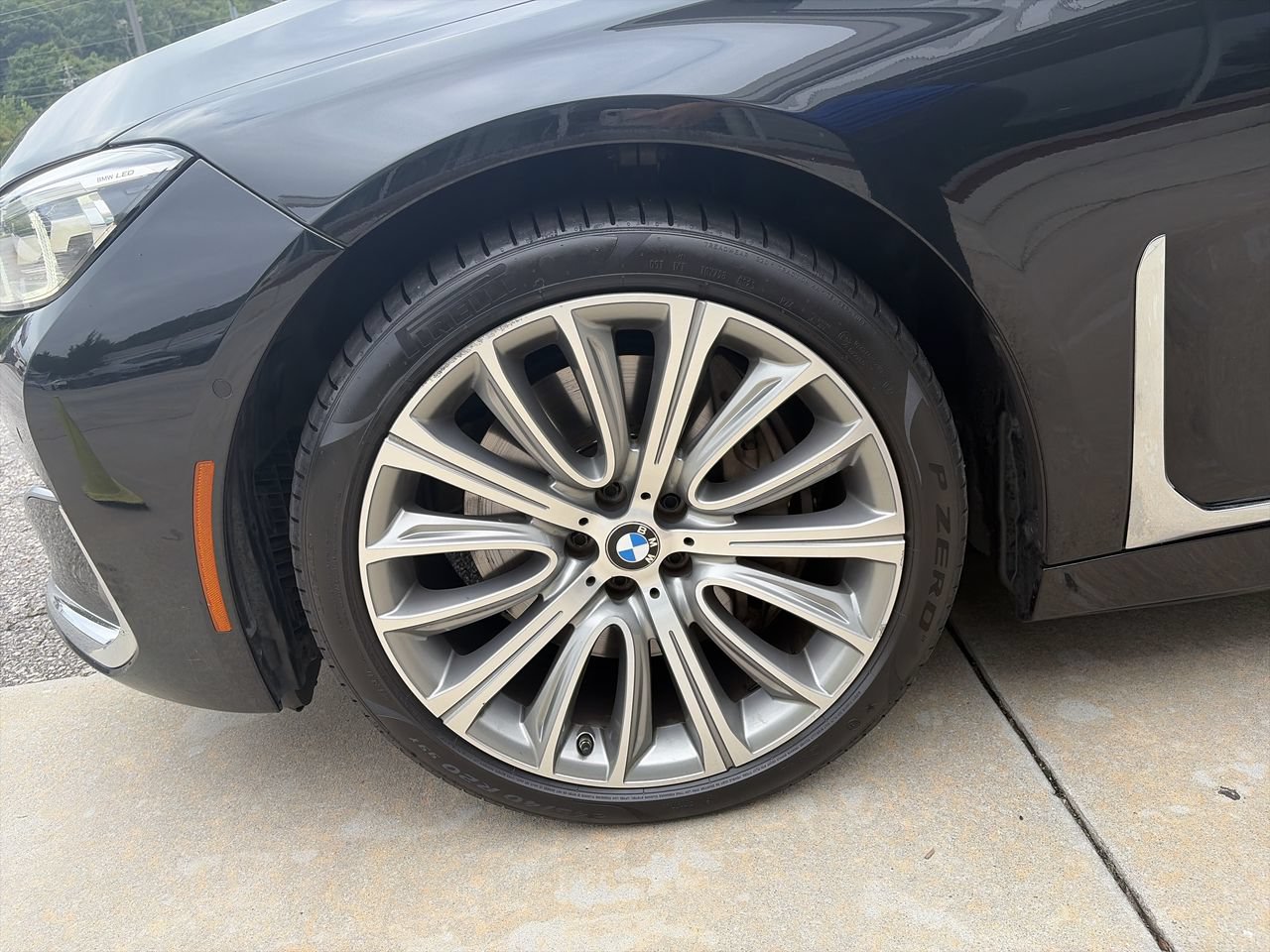 Used 2022 BMW 750i xDrive w/ Executive Package AWD/4WD image 13