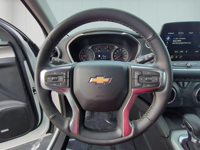 Used 2025 Chevrolet Blazer LT w/ Sound & Technology Package AWD/4WD image 19