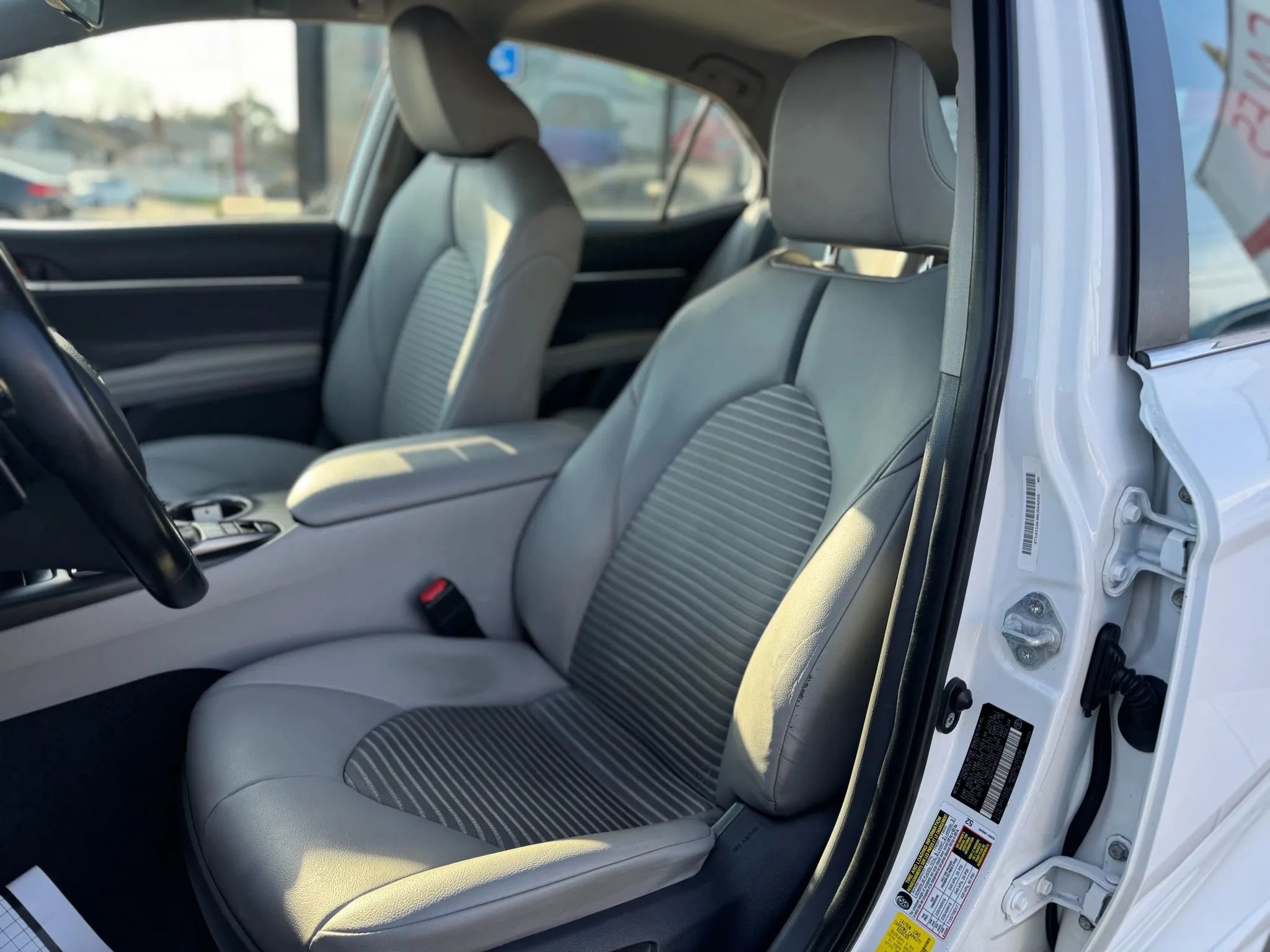 Used 2021 Toyota Camry SE image 9