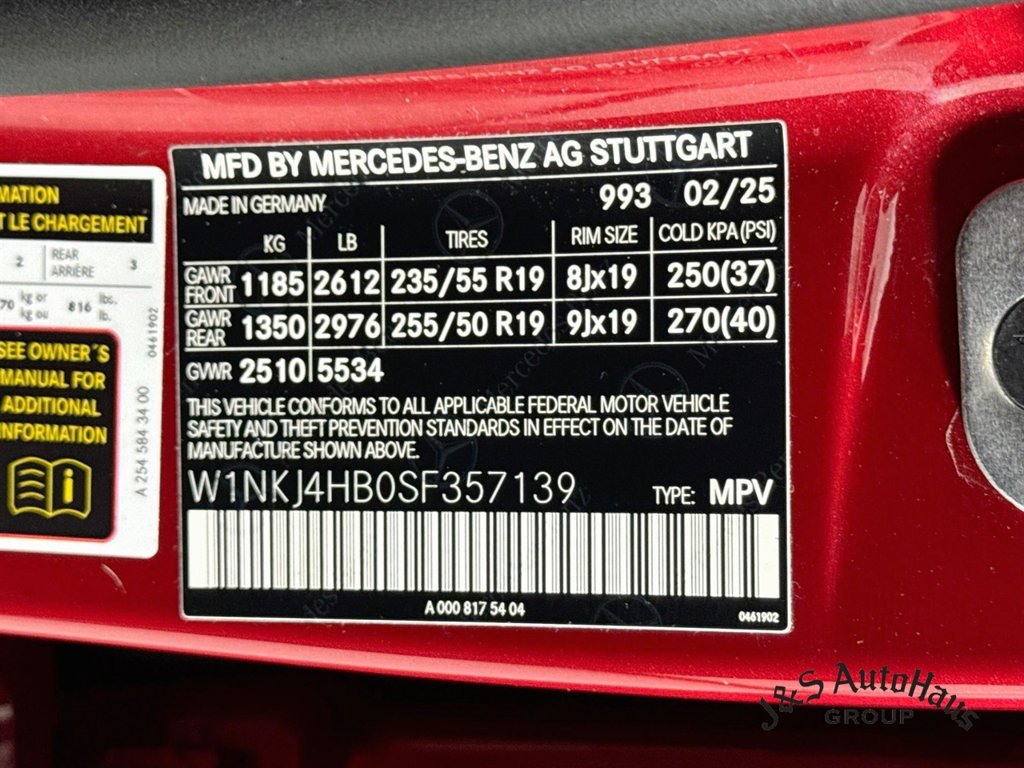 Used 2025 Mercedes-Benz GLC 300 4MATIC w/ AMG Line image 41